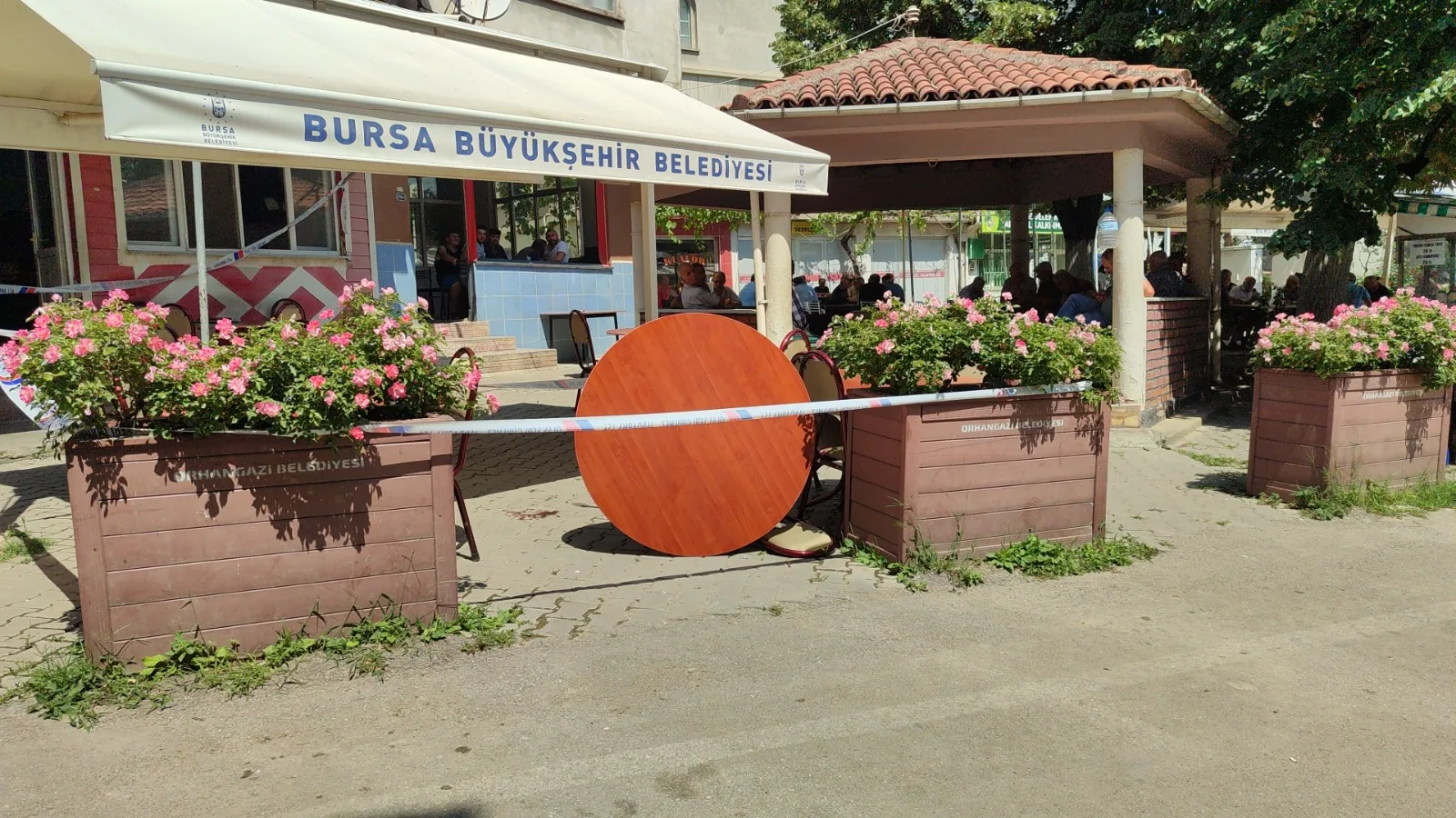 Kahvehanede çıkan kavgada bir kişi silahla yaralandı