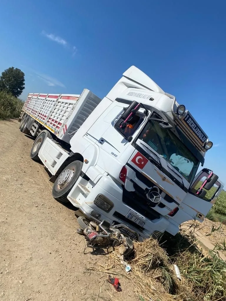 Tırla çarpışan motosikletin sürücüsü hayatını kaybetti
