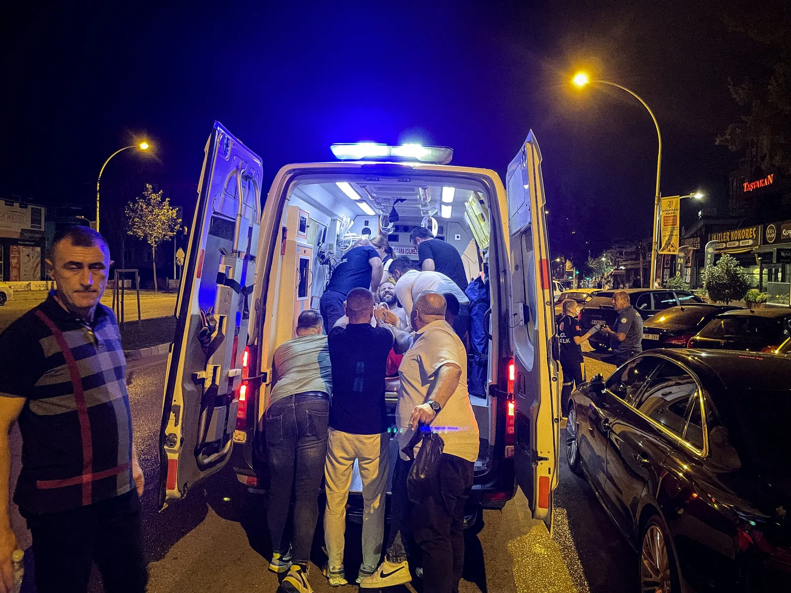 Gece kulübündeki silahlı kavgada 1 kişi öldü, 3 kişi yaralandı