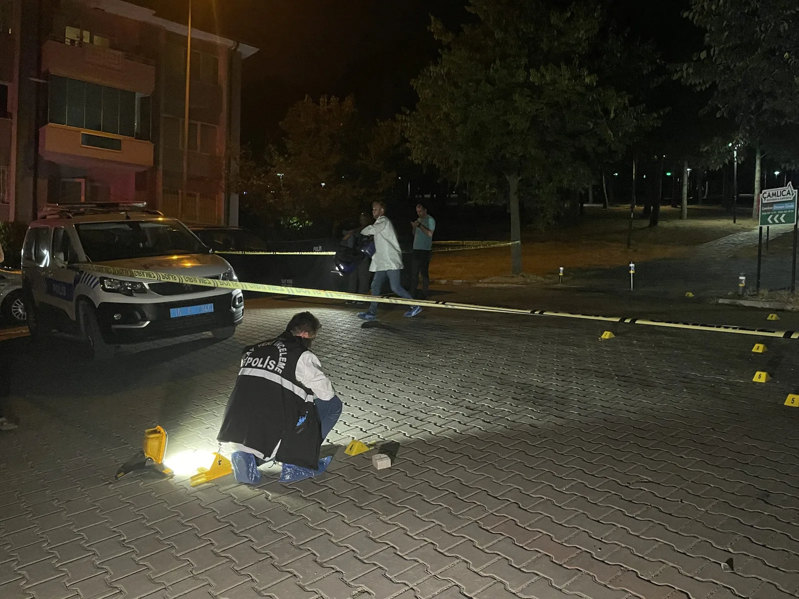 Otoparkta silahla vurulan kişi hayatını kaybetti