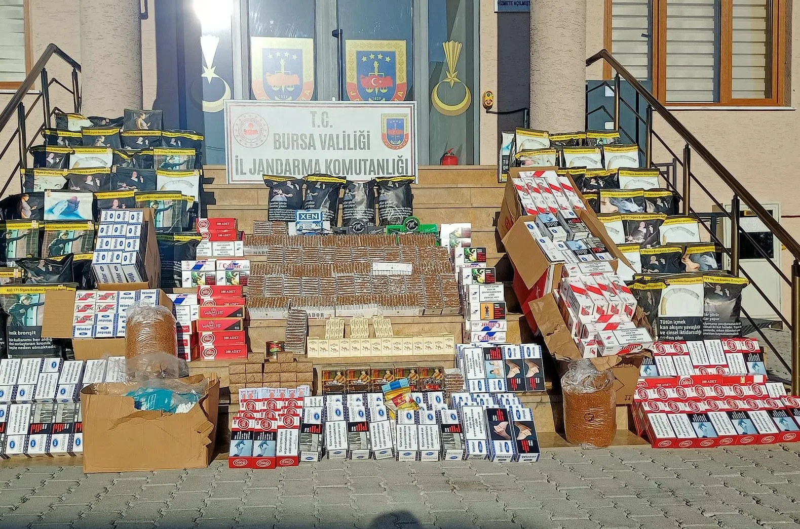 Asayiş uygulamasında çeşitli suçlardan aranan 19 kişi yakalandı