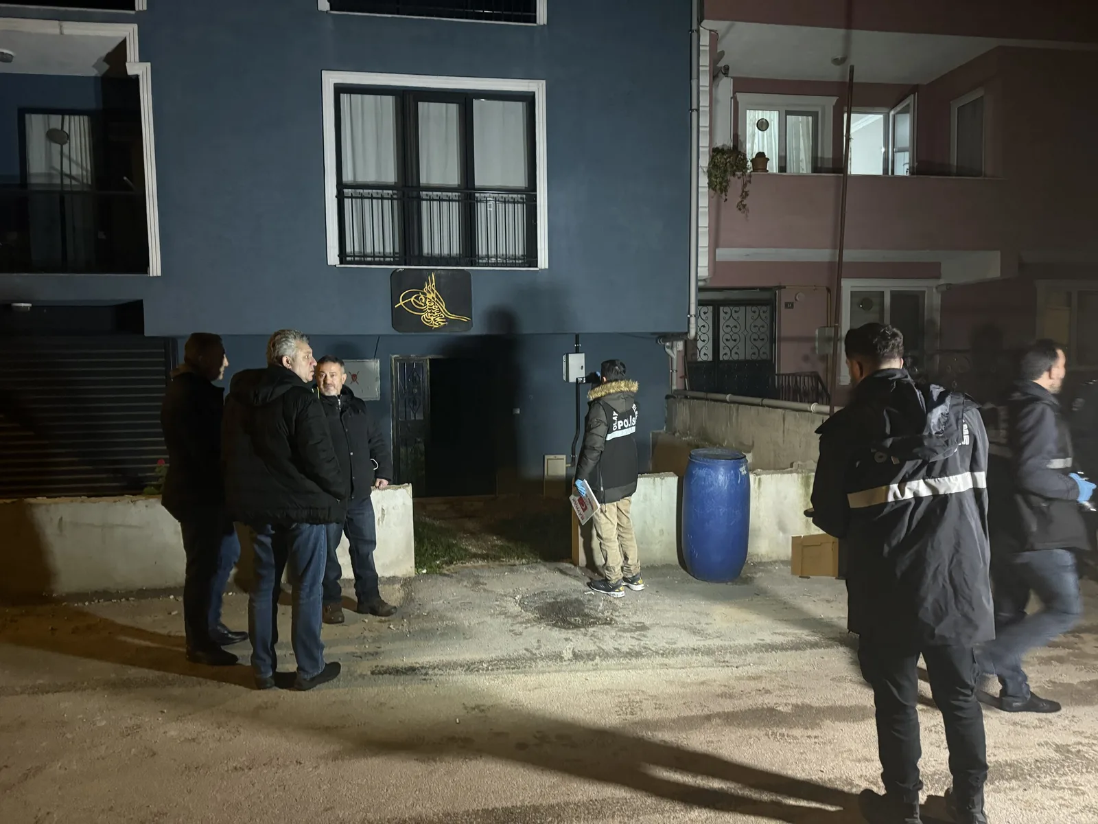 Babasını silahla öldürdü