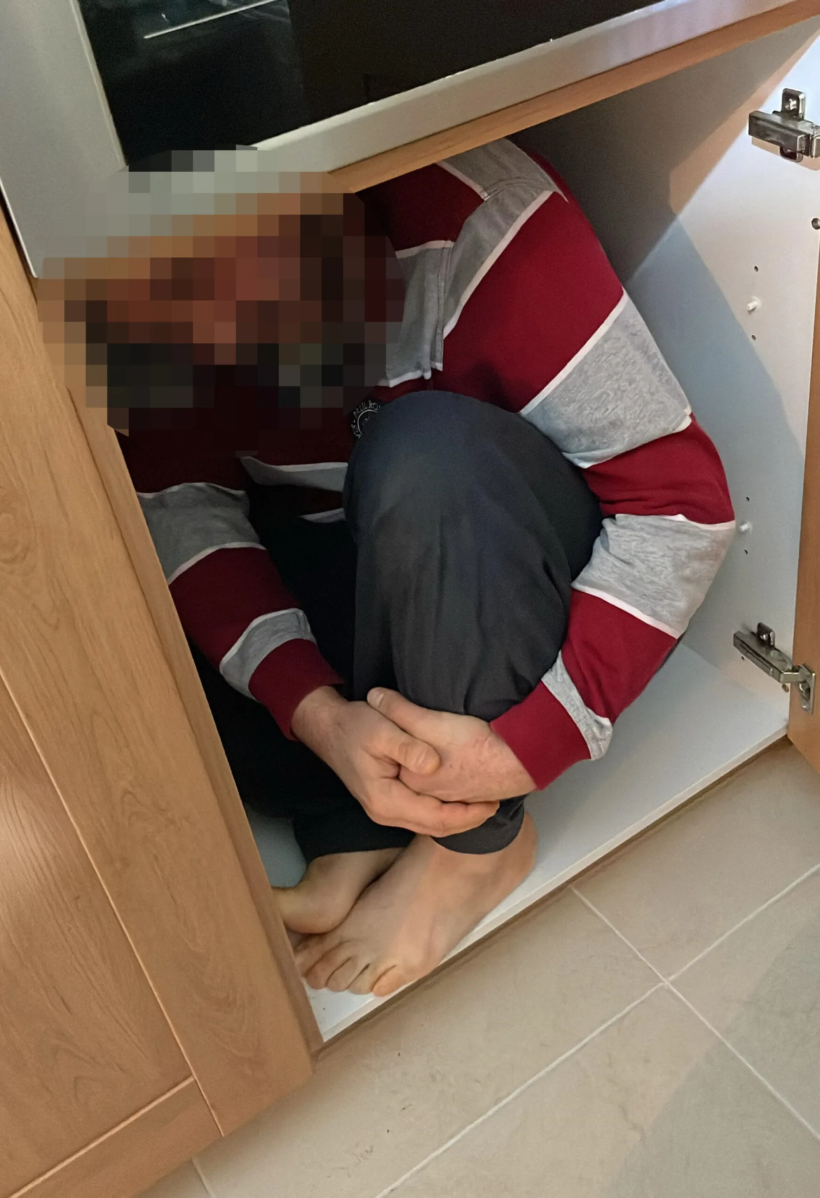 Bursa'da firari FETÖ'cü saklandığı mutfak dolabında yakalandı