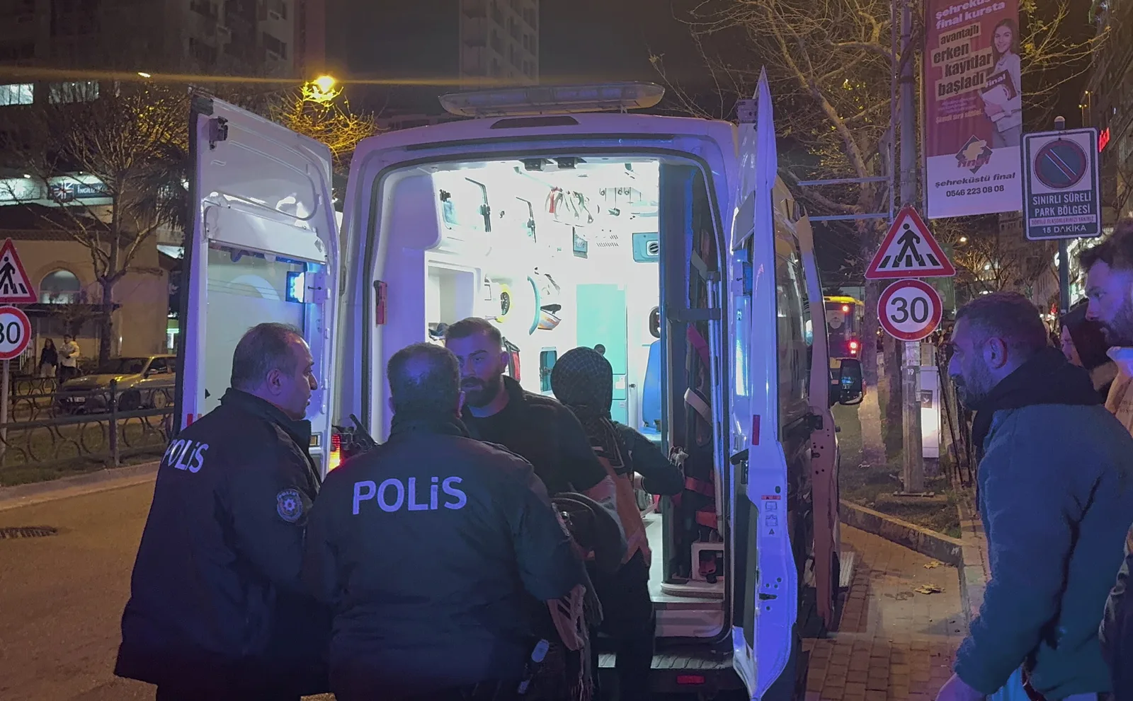 Kavgada bıçaklanan kişi ağır yaralandı