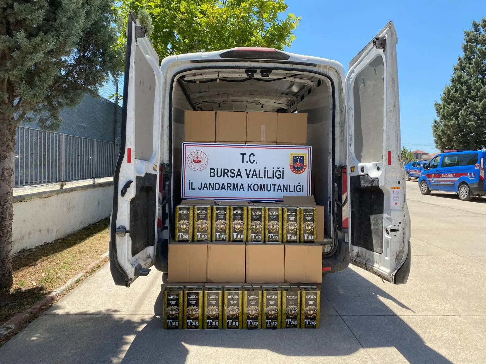 3 bin litre sahte zeytinyağı ele geçirildi
