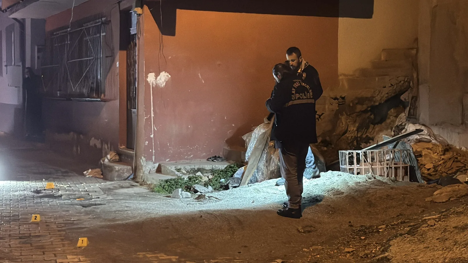 Tartıştığı arkadaşını silahla yaraladı