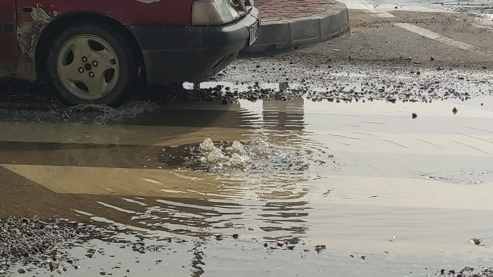 Alanyurt'ta rögardan pis sular yayılmaya devam ediyor