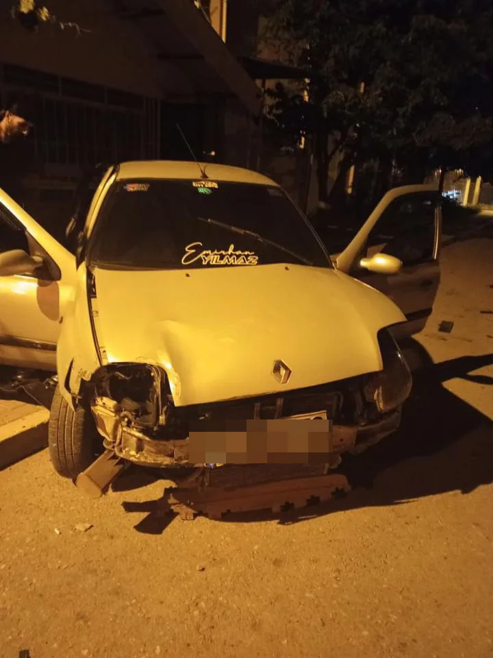 İnegöl'de tır otomobili metrelerce sürükleri