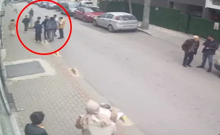 13 yaşındaki çocuğun hayatını kaybettiği bıçaklı kavga kameralara yansıdı