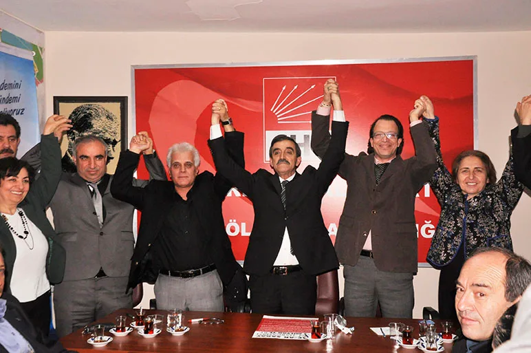 CHP'de vekillik istifaları
