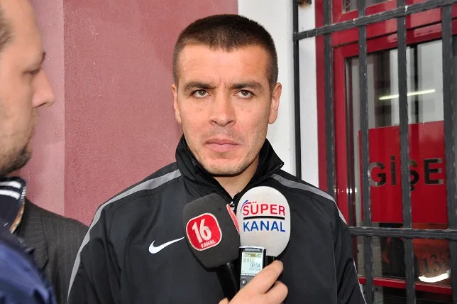 “Az sayıdaki oyuncumuz ile galip geldik”