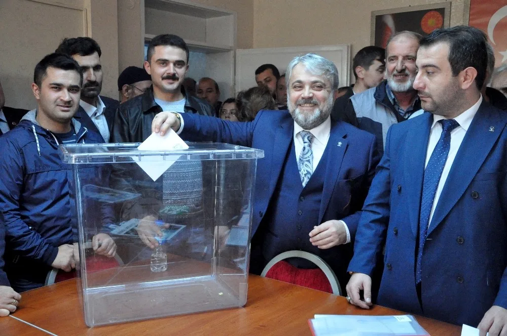 Ak Partide Temayül Yoklaması Yapıldı