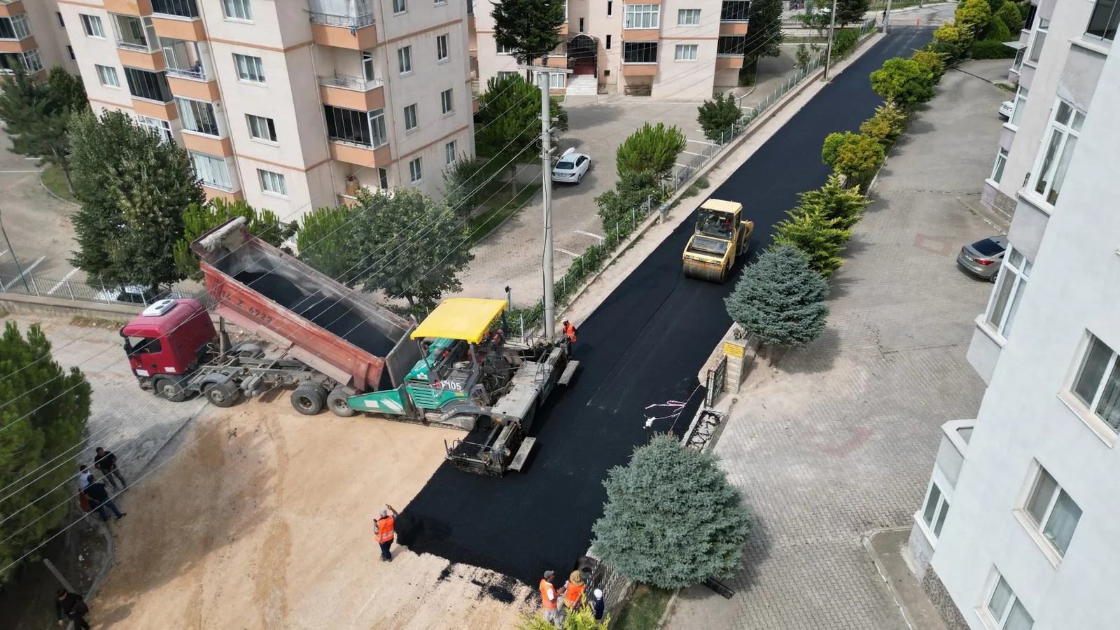 Altyapı çalışmaları tamamlanan bölgelerde asfalt çalışmaları başladı