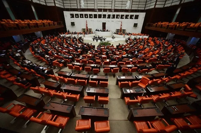 Anayasa Değişikliği Görüşmeleri Başladı