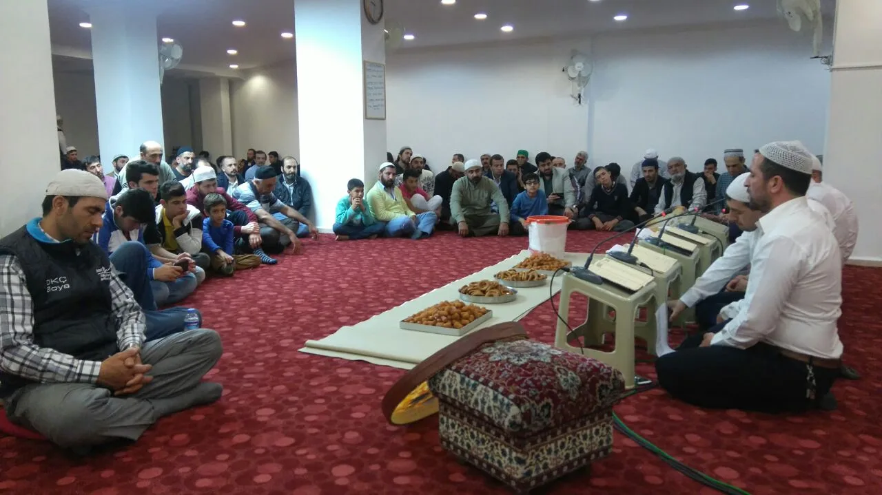 İshakpaşa'da Kandil dolu dolu geçti