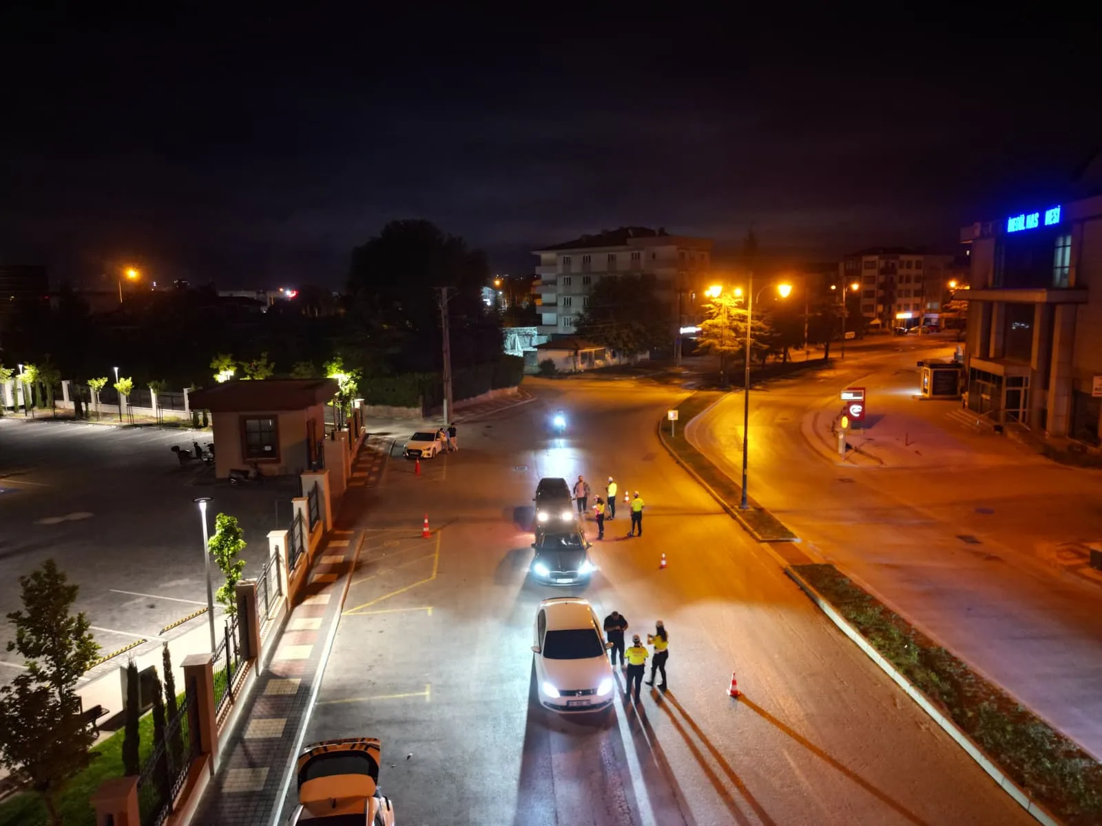 Eksik evraklı sürücülere ceza, muayenesiz araçlar otoparka