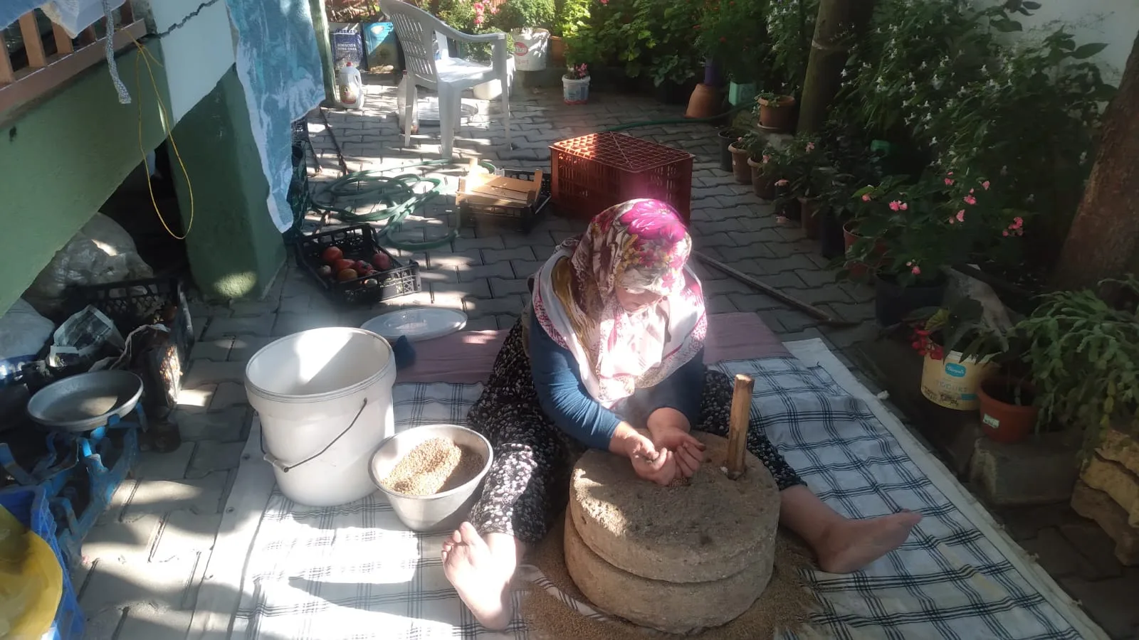 İnegöllüler ‘el değirmeni’nden vazgeçemiyor
