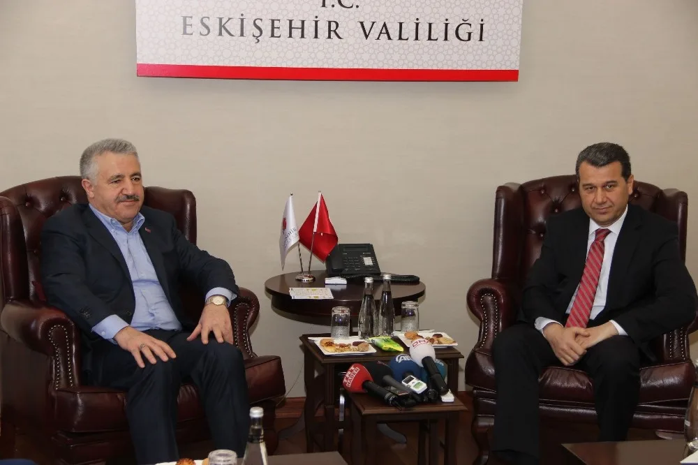 Bakan Arslan: “Eskişehirin Antalyaya Bağlanmasını Önemsiyoruz”
