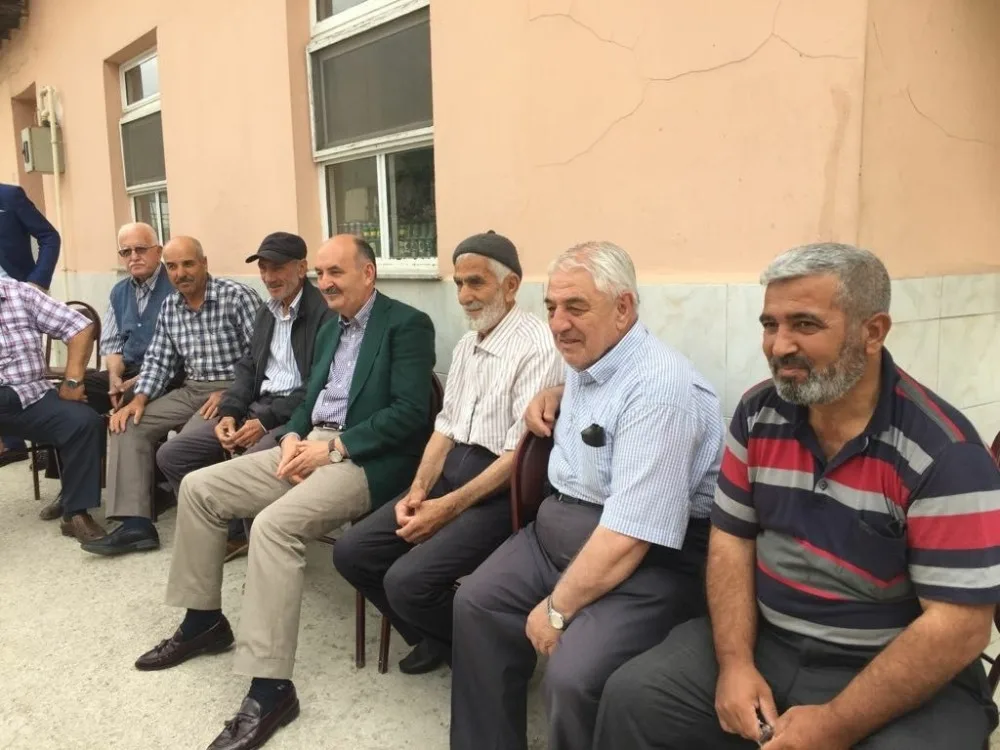 Bakan Müezzinoğlundan Karacabeye Ziyaret