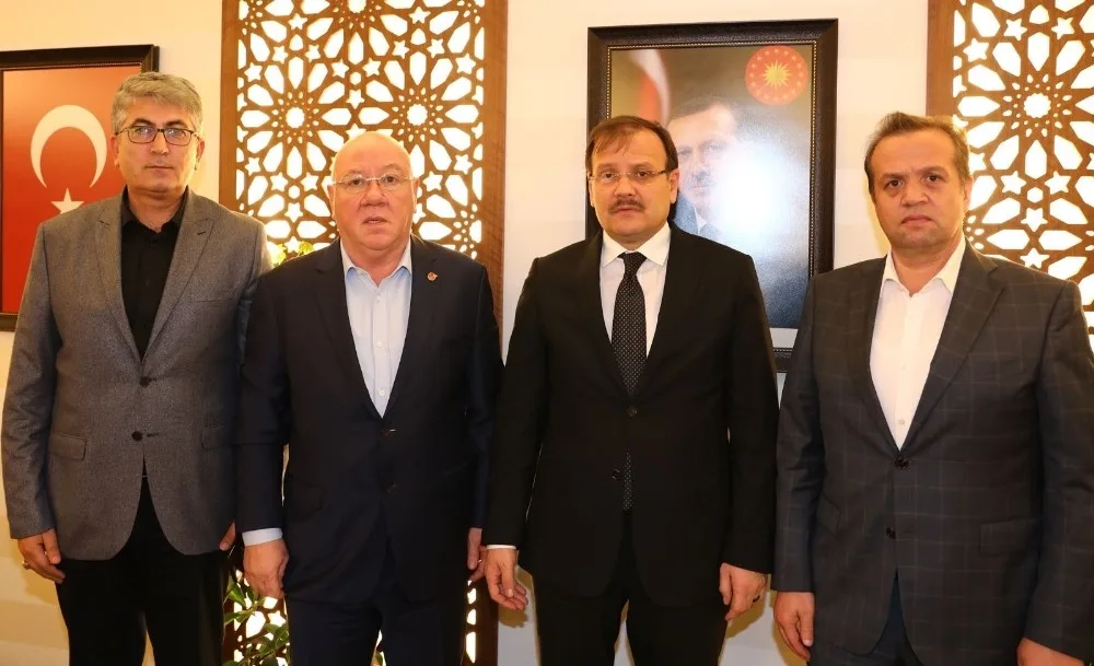 Başbakan Yardımcısı Çavuşoğlu Yerel Basının Sorunlarını Dinledi