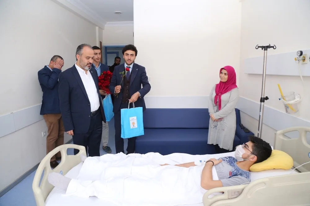 Başkan Aktaştan Kanser Hastalarını Ziyaret Etti