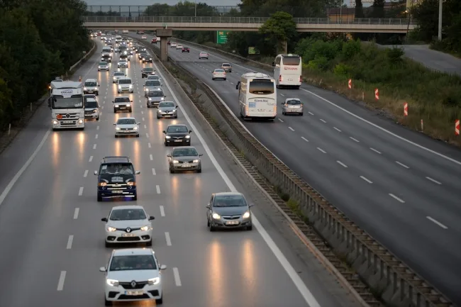 Bursa-Ankara karayolunda bayram dönüşü trafiği