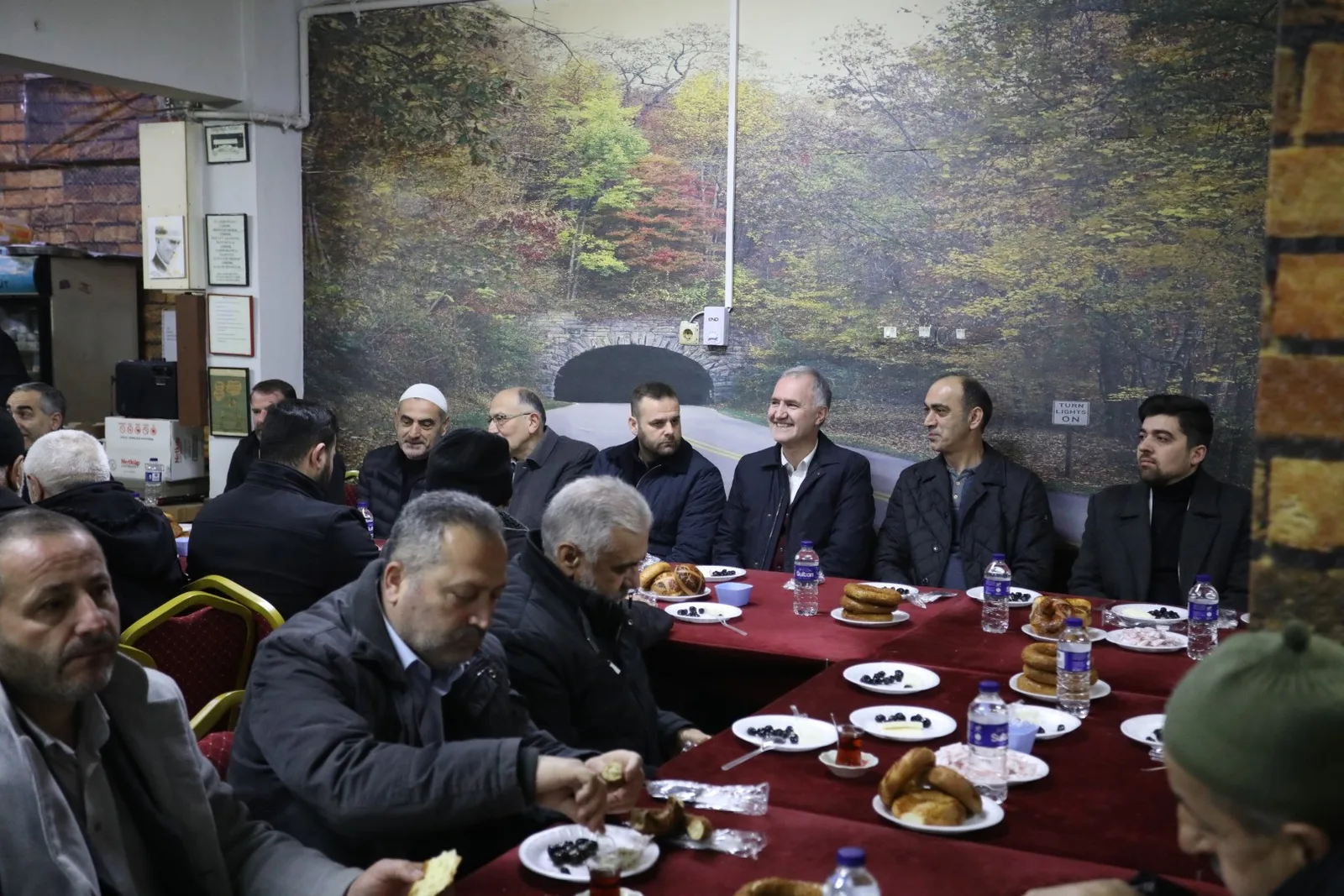 Bereket sofrası Hacı Lütfullah Camii’nde kuruldu