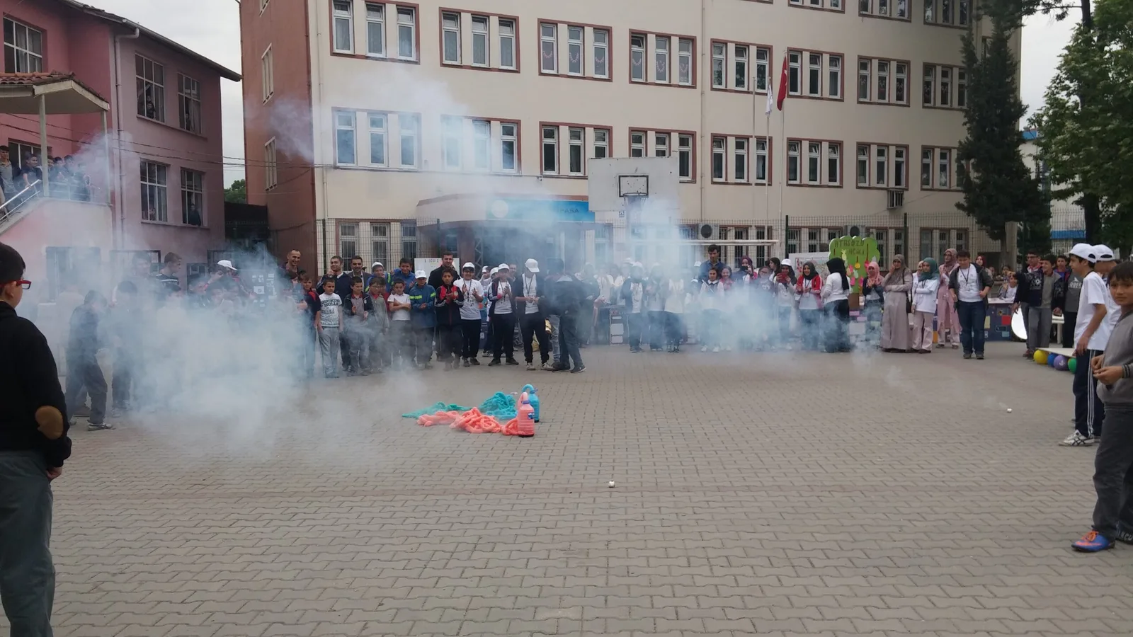 BİLİM FUARI'NA YOĞUN İLGİ
