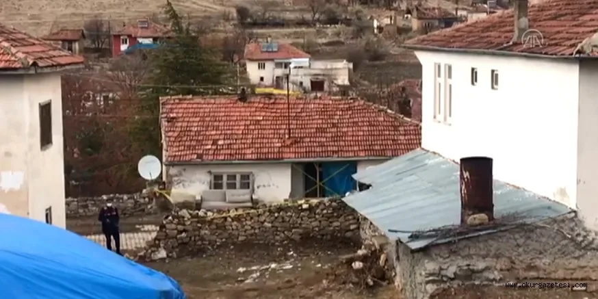 Bir aylık bebeğini sobada yaktığı iddia edilen anne gözaltına alındı