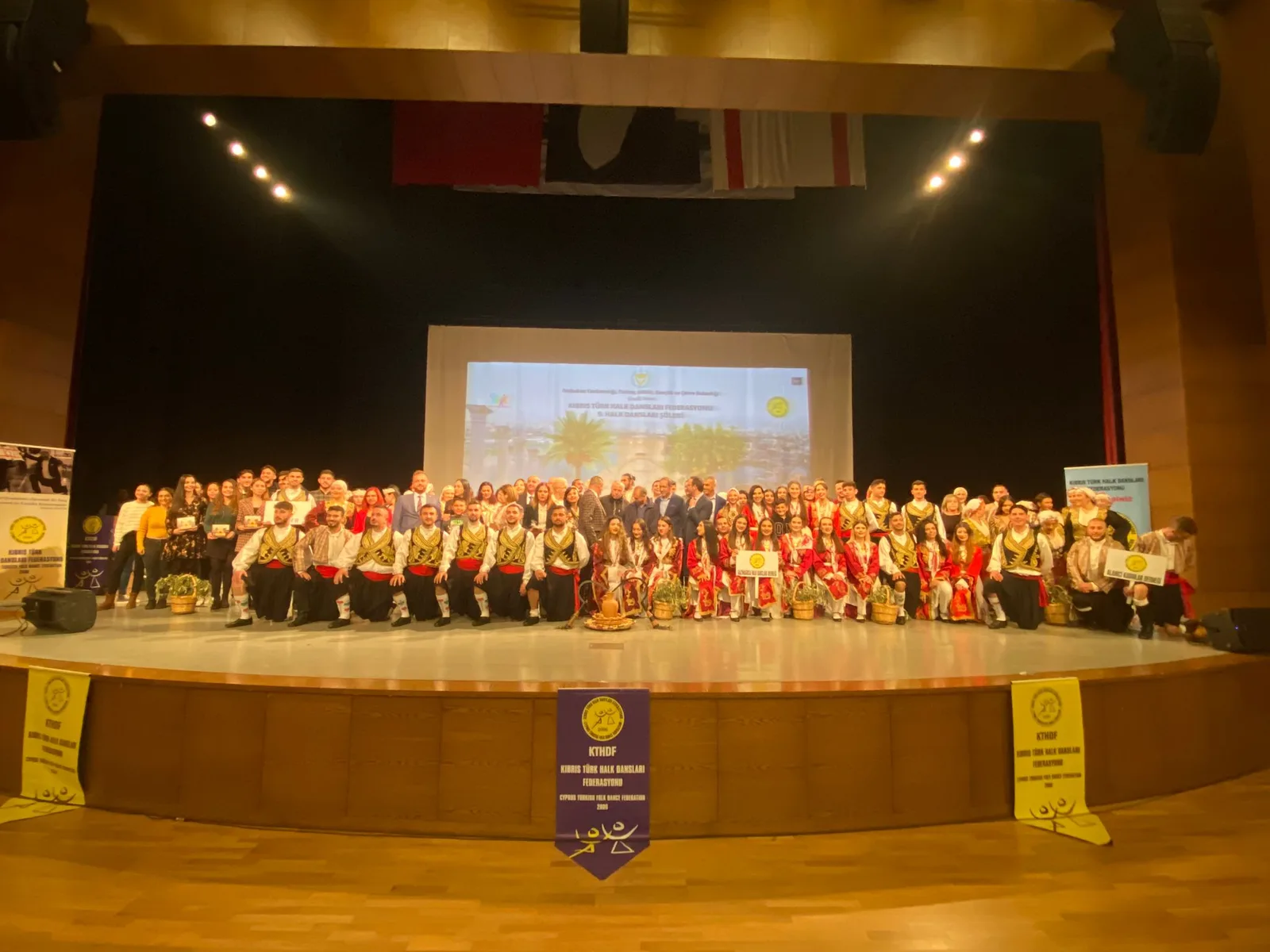 İnegöl Belediyesi Halk Dansları topluluğu Kıbrıs’ta