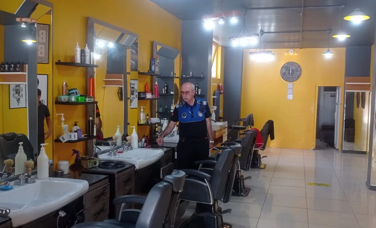 BAYRAM ÖNCESİ BERBER VE KUAFÖRLERE SIKI DENETİM