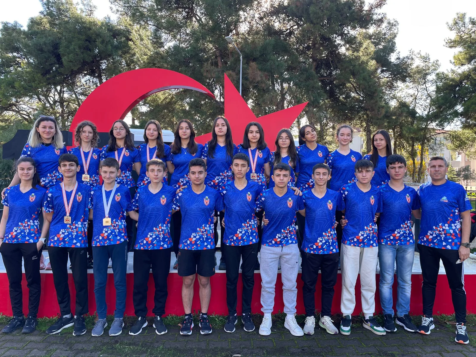 ORYANTİRİNG SPORCULARI ŞEHİTLERİMİZİN ANISINA YARIŞTI