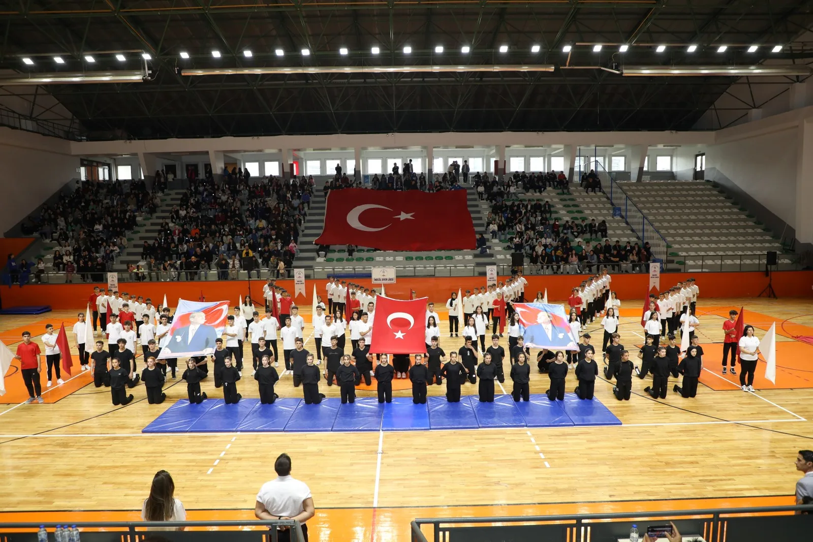 19 Mayıs Coşkuyla Kutlandı