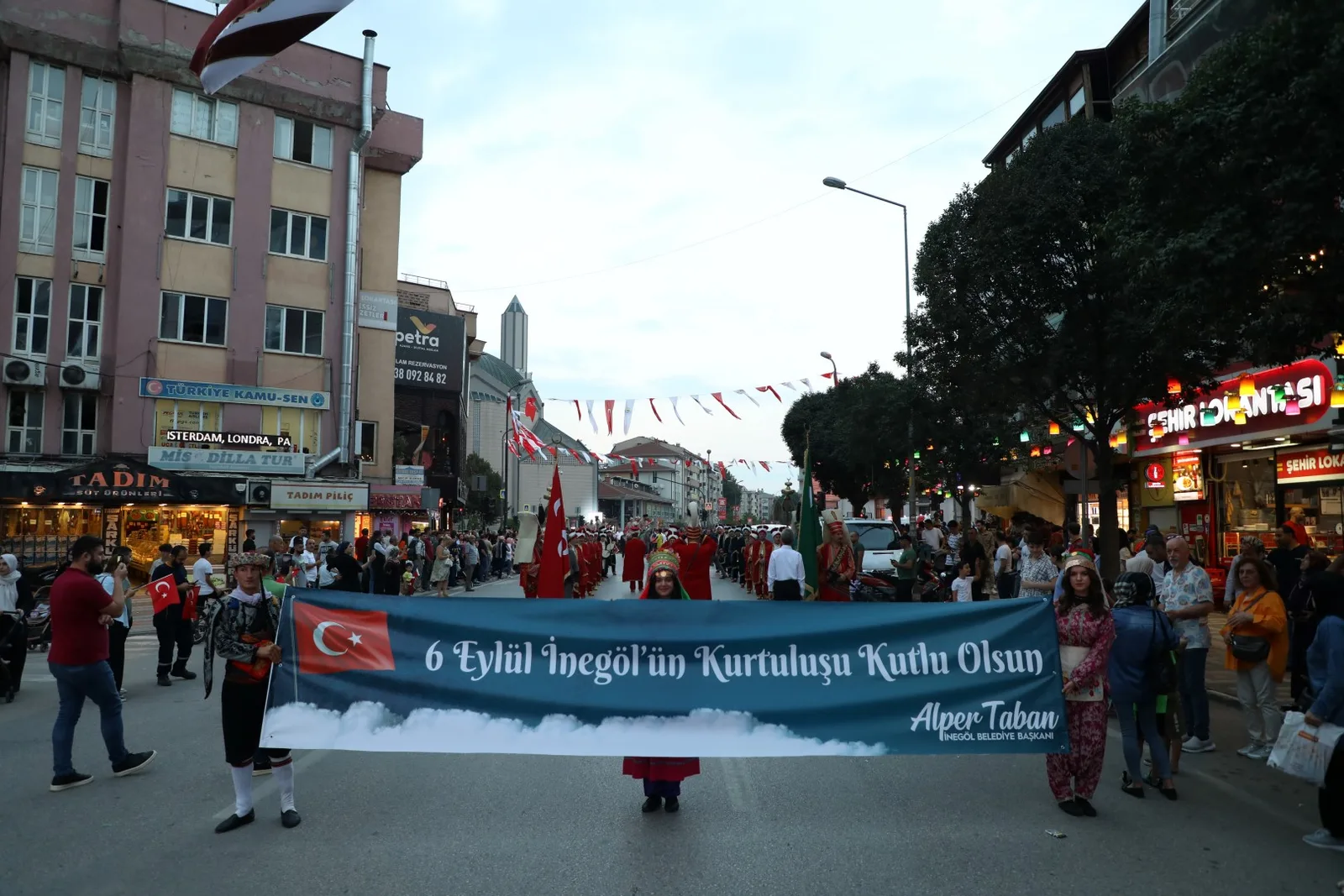 İnegöl’de kurtuluş coşkusu yaşandı