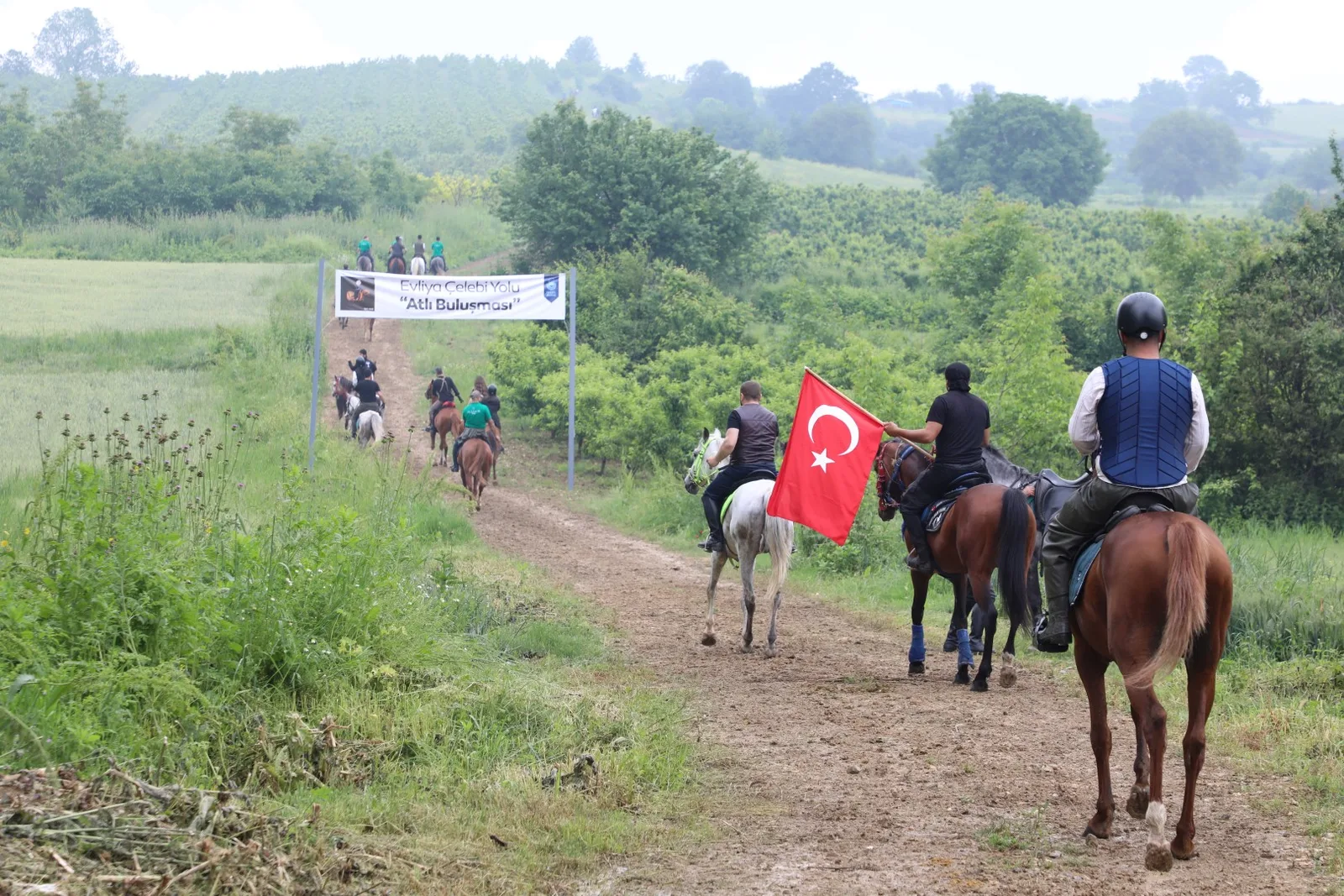 EVLİYA ÇELEBİ YOLU 350 YIL SONRA ATLARLA YENİDEN KEŞFEDİLDİ