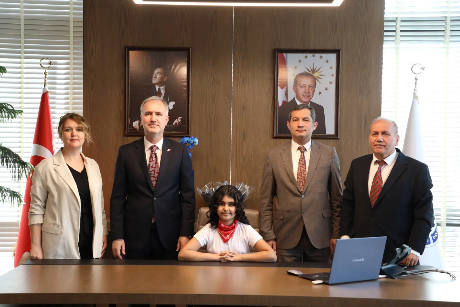 İnegöl Belediyesi’nde başkanlık makamı çocuklara verildi