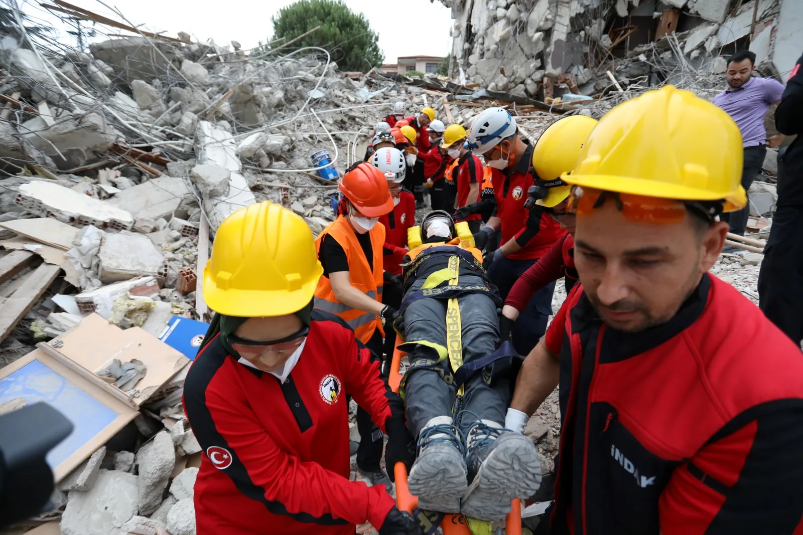 İnegöl’de 7.2 şiddetinde depremi canlandırdılar