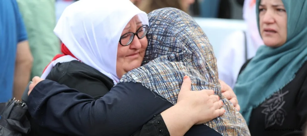 Bursa'da hac kafilesi dualarla kutsal topraklara uğurlandı