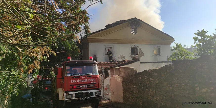 Bursa'da metruk binada çıkan yangın söndürüldü
