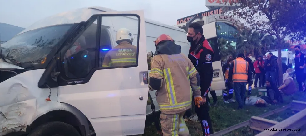 Bursa'da tarım işçilerini taşıyan minibüsün devrilmesi sonucu 13 kişi yaralandı