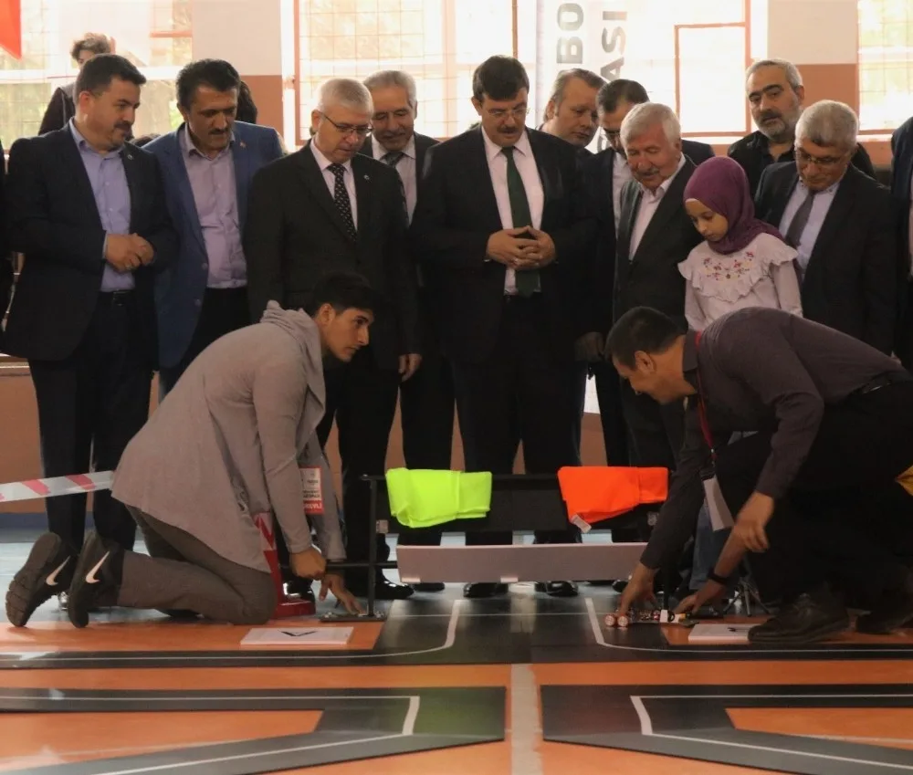 Bursada Robotlar Yarıştı