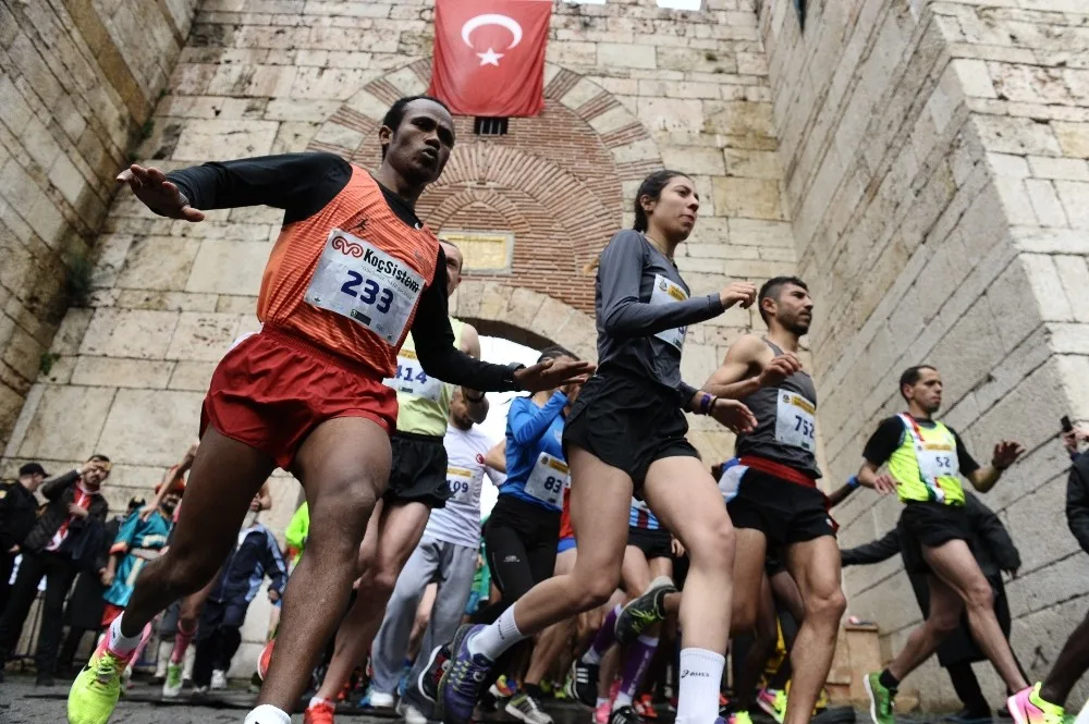 Bursada Tarihi Kent Koşusu Coşkusu