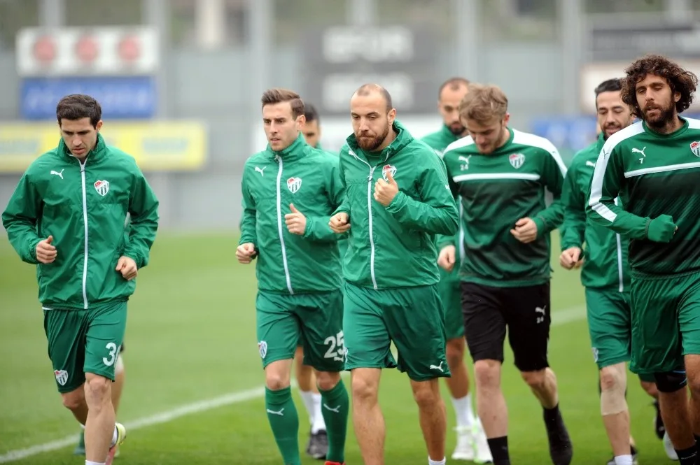 Bursaspor, Kapılarını Dış Dünyaya Kapattı