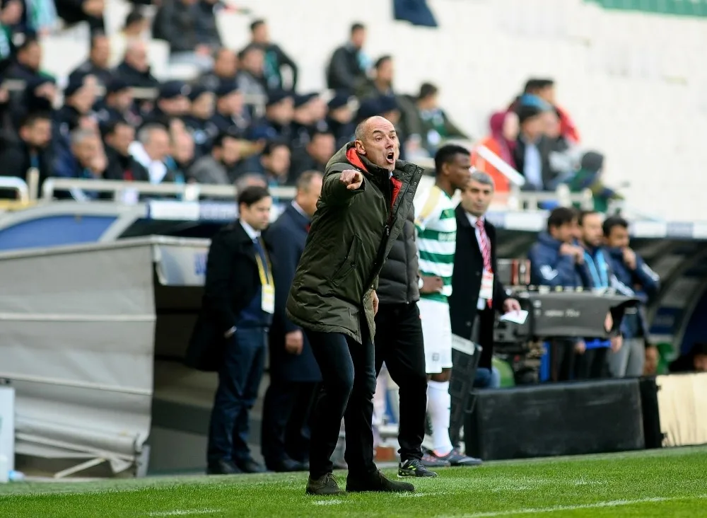 Bursaspor, Le Guen İle Devam Edecek
