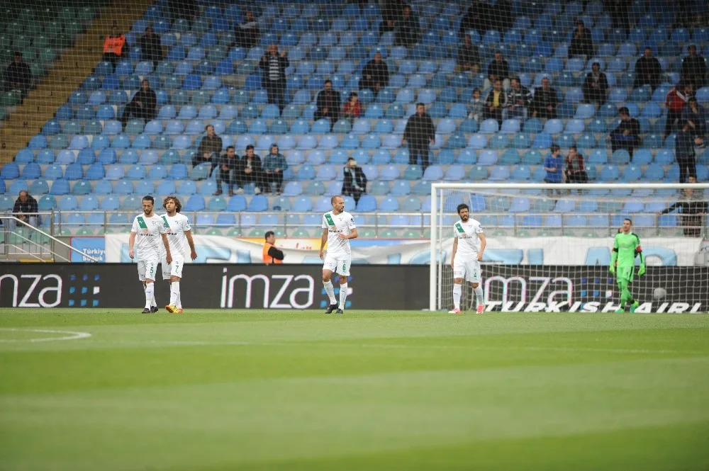 Bursasporda Ağır Yenilgilerin Faturası Futbolculara Kesiliyor