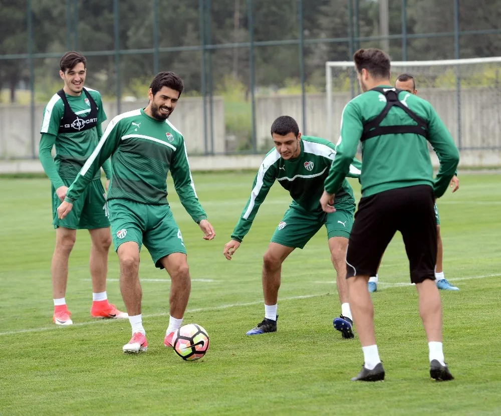 Bursasporda Akhisar Hazırlıkları Sürüyor