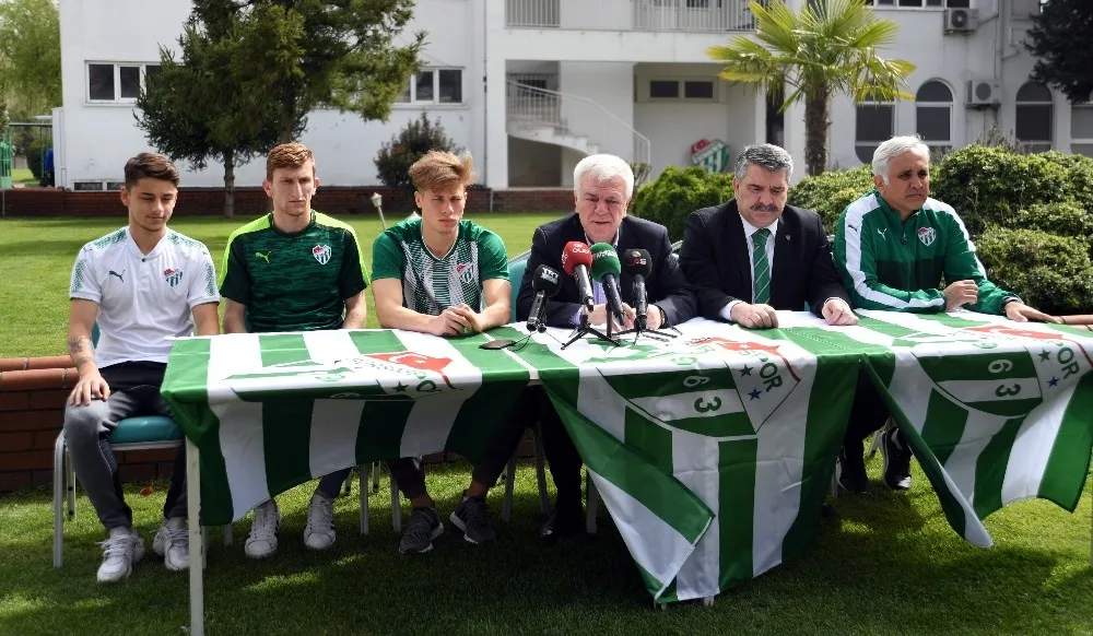 Bursasporun Futbol Akademisinden 3 Profesyonel İmza