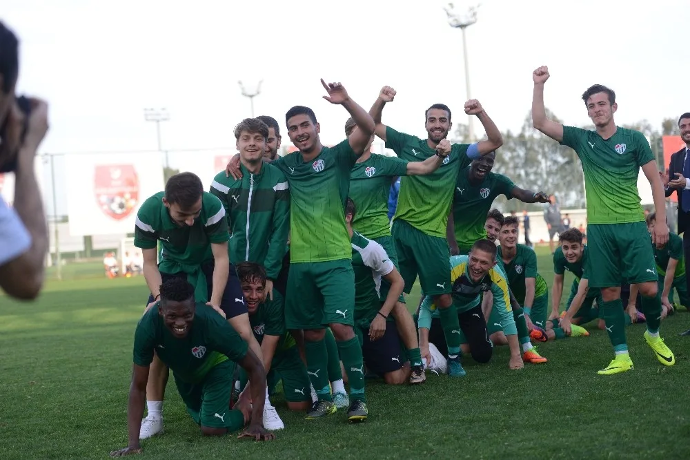 Bursasporun U19 Takımı Şampiyon Oldu