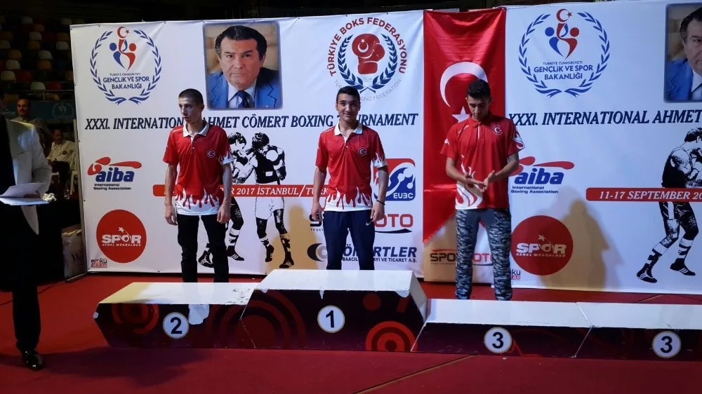 Büyükşehirli Boksörlerden İki Altın