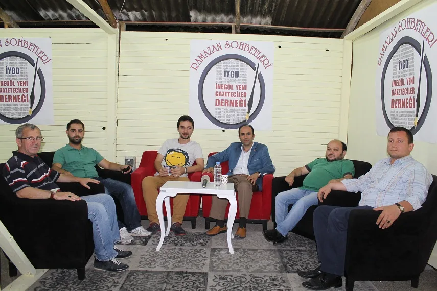 “Adaylar bizi temsil etmiyor”